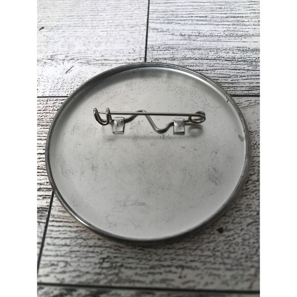 Vintage 1993 Jurassic Univeral City Studios Button pin collect Souvenir Promo - Picture 2 of 5